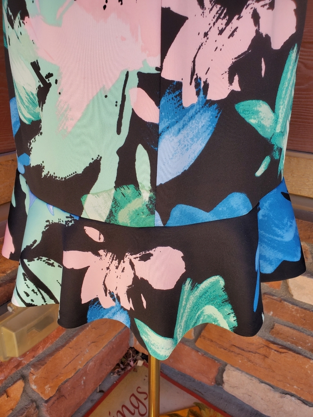 Vince Camuto Floral Scuba Ruffle Sleeveless Sheath Mini Dress Women's Size 10 - Picture 16 of 16